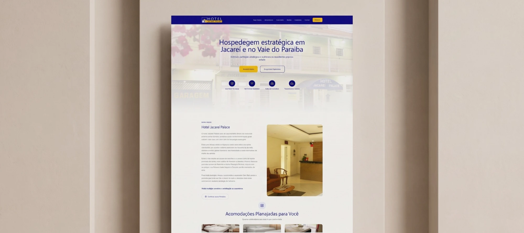 O site enquadrado como uma peça na parede